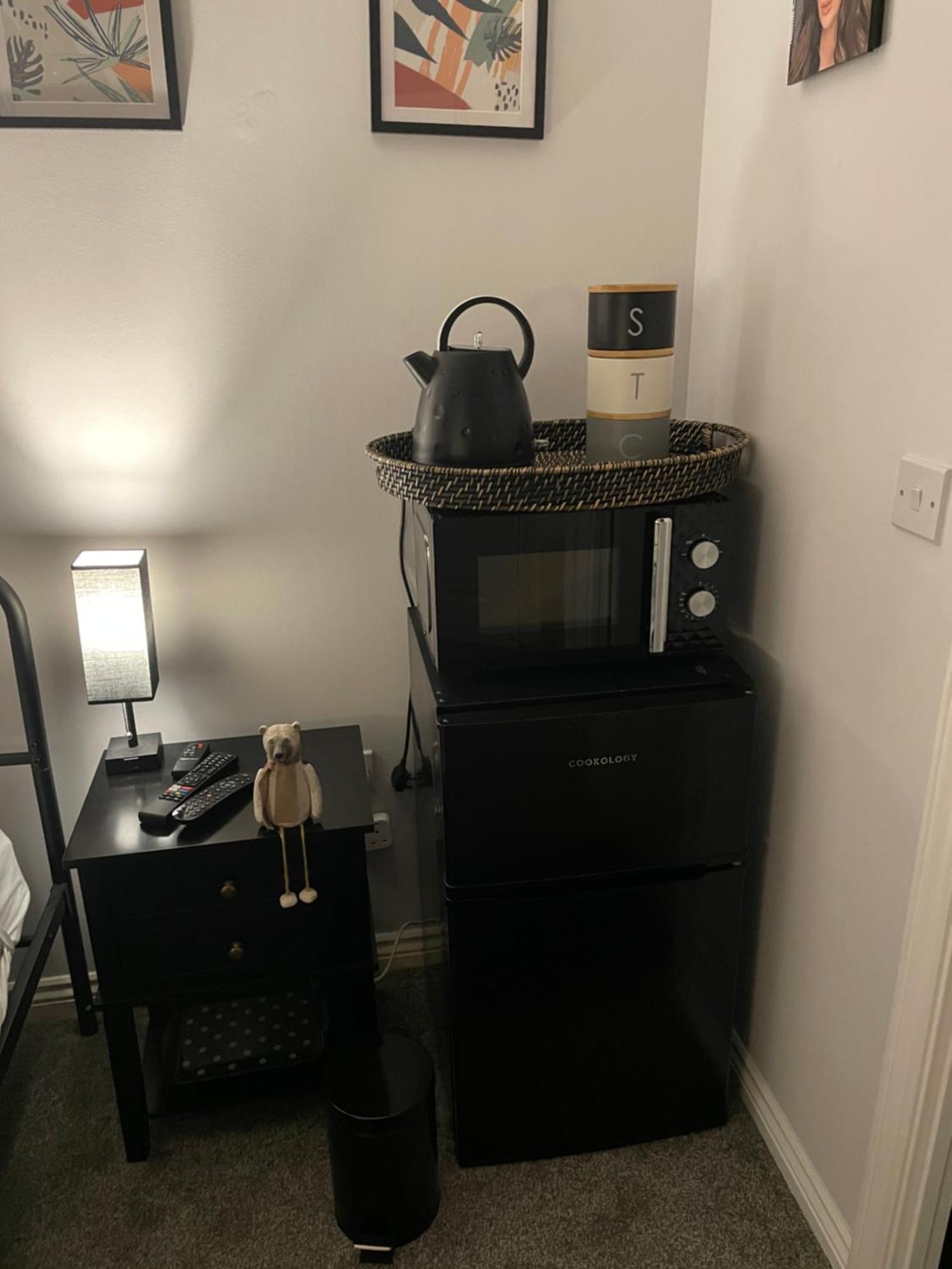 Cosy Home From Home With Private Bathroom - Free Parking Cardiff Bagian luar foto