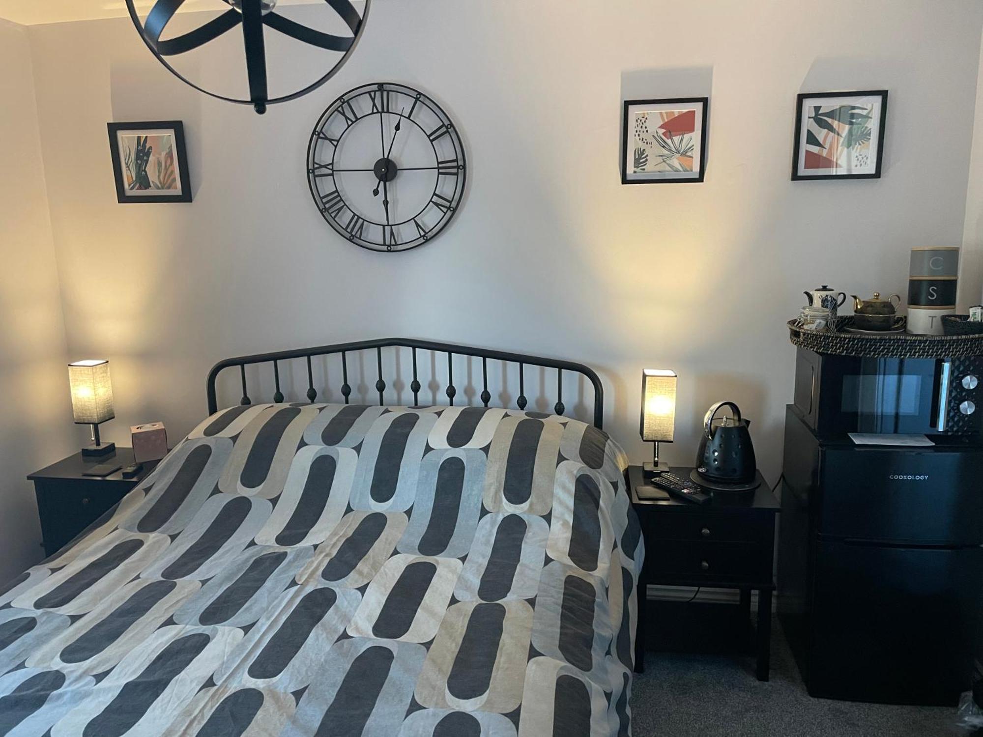 Cosy Home From Home With Private Bathroom - Free Parking Cardiff Bagian luar foto