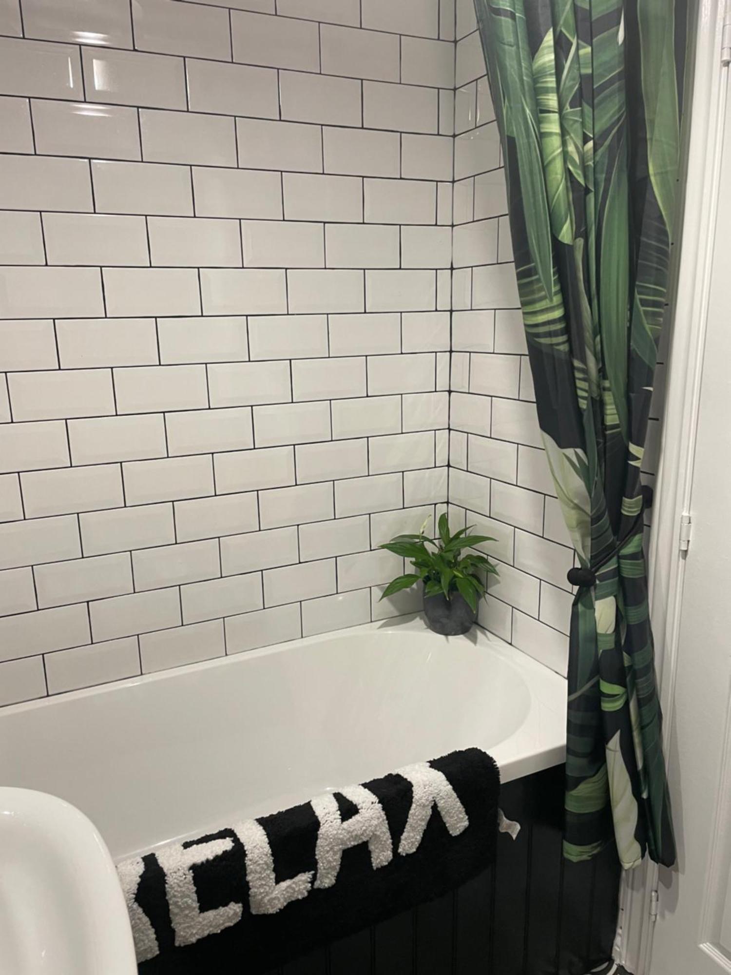 Cosy Home From Home With Private Bathroom - Free Parking Cardiff Bagian luar foto